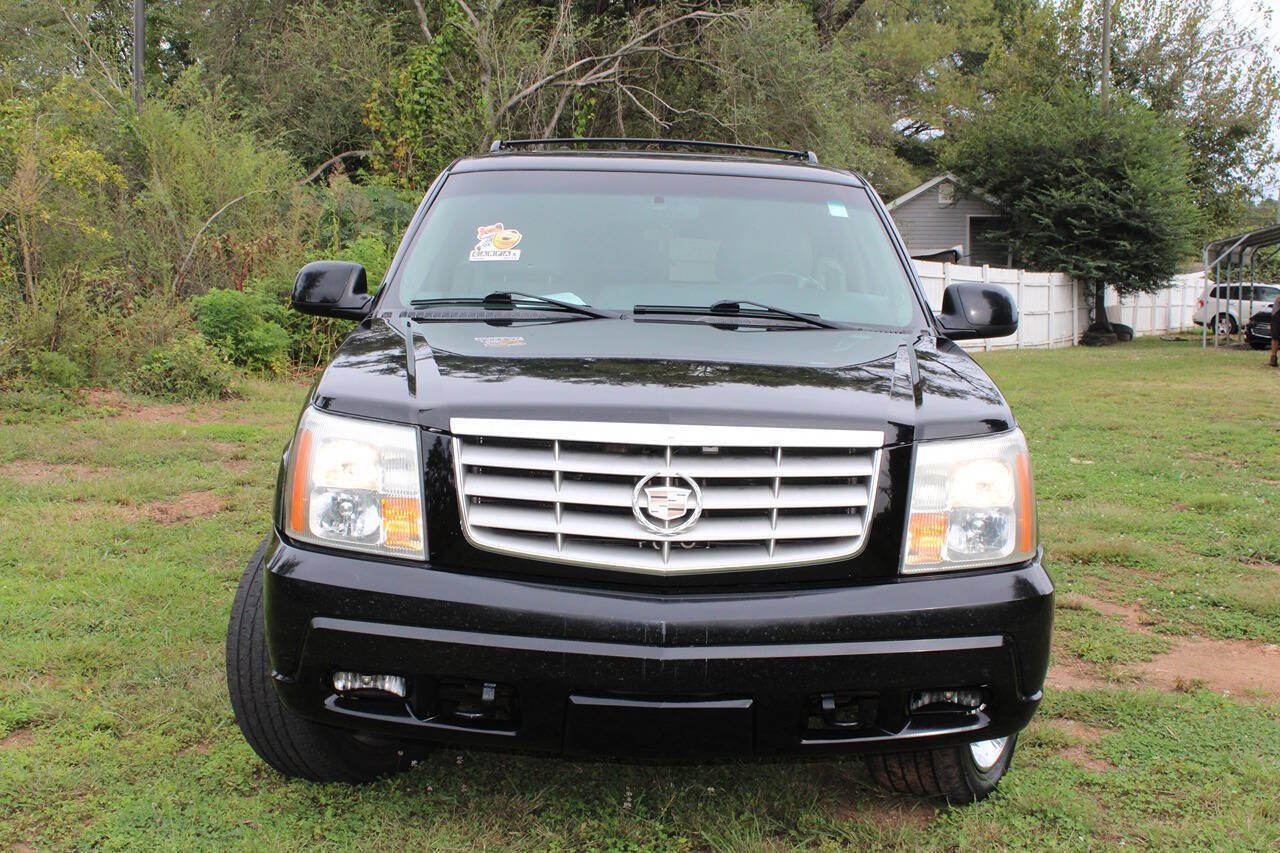 Used 2002 Cadillac Escalade AWD image 2
