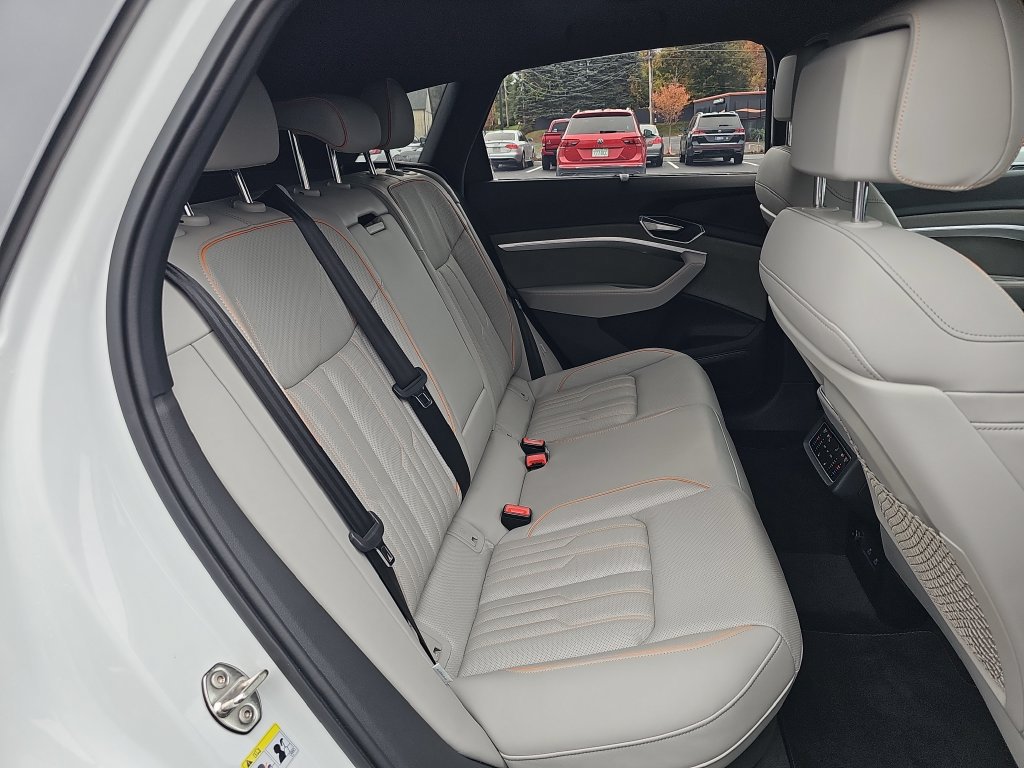 Used 2024 Audi Q8 e-tron Prestige w/ Prestige Package AWD/4WD image 28