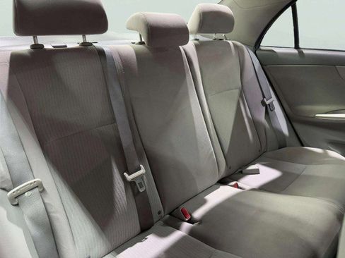 Used 2010 Toyota Corolla LE image 36