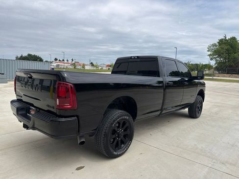 Used 2025 RAM 3500 Laramie AWD/4WD image 6