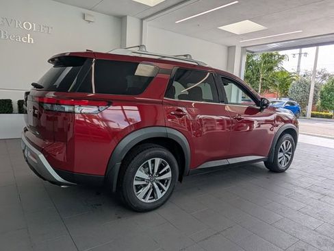 Used 2023 Nissan Pathfinder SL image 13