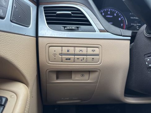 Used 2015 Hyundai Genesis 3.8 w/ Option Group 03 image 20