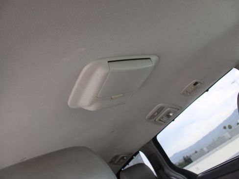Used 2005 Toyota Sienna XLE FWD image 19