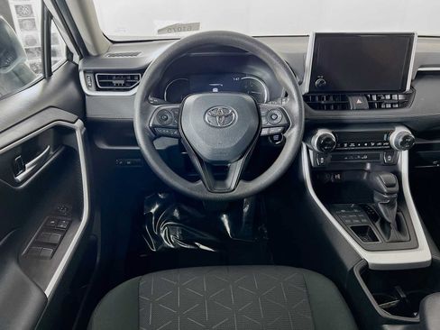 Used 2025 Toyota RAV4 XLE AWD/4WD image 21