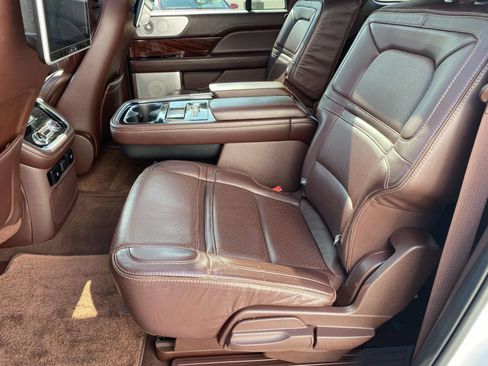 Used 2019 Lincoln Navigator L Black Label w/ Cargo Package AWD/4WD image 11