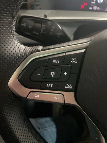 Certified 2026 Volkswagen Tiguan SE R-Line FWD image 18