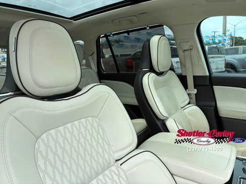 Used 2023 Lincoln Aviator Black Label w/ Dynamic Handling Package AWD/4WD image 26