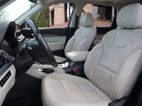 Used 2020 Kia Telluride EX image 30