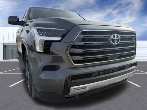 Used 2023 Toyota Sequoia Limited image 8