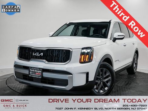 Used 2024 Kia Telluride LX image 1