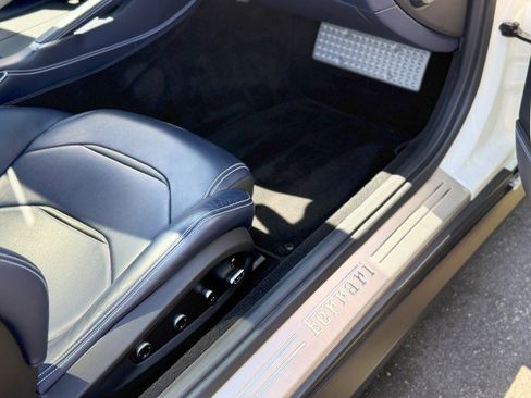 Used 2017 Ferrari GTC4Lusso image 22