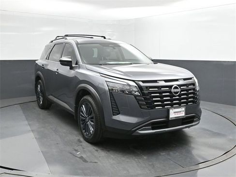 New 2026 Nissan Pathfinder SL w/ SL Premium Package image 22