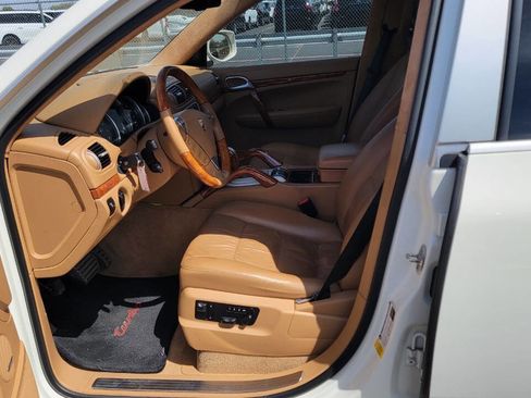 Used 2008 Porsche Cayenne Turbo image 25