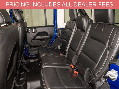 Used 2019 Jeep Wrangler Unlimited Sahara AWD/4WD image 7
