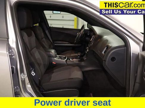 Used 2016 Dodge Charger SE RWD image 13