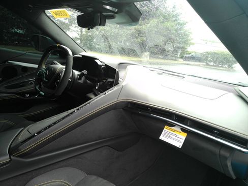 Used 2024 Chevrolet Corvette Z06 w/ Z07 Performance Package RWD image 18