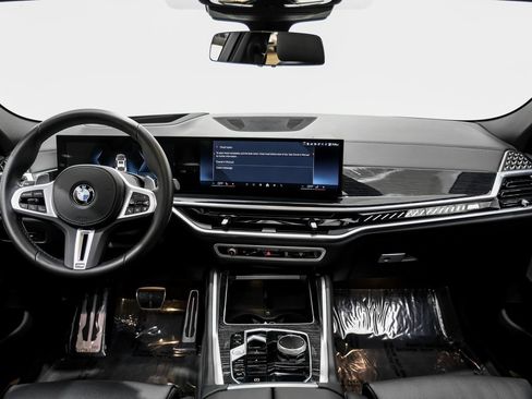 Used 2024 BMW X6 M60i w/ M Sport Professional Package image 11