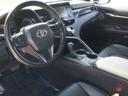Used 2024 Toyota Camry SE image 11