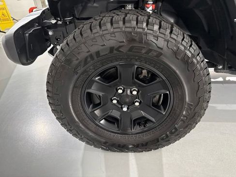 Used 2023 Jeep Gladiator Mojave w/ LED Lighting Group AWD/4WD image 4