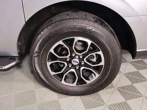 Used 2023 Ford Expedition Max XLT image 20