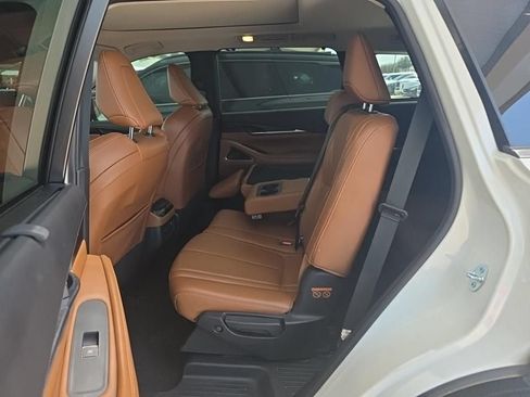 Certified 2023 INFINITI QX60 Sensory w/ Vision Package AWD/4WD image 12