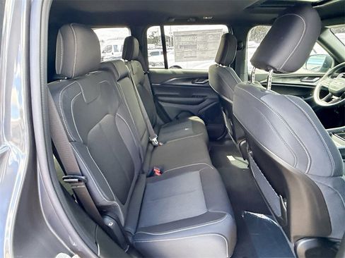 New 2025 Jeep Grand Cherokee Laredo X image 29