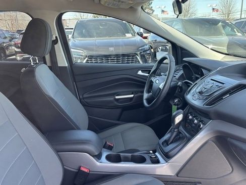Used 2016 Ford Escape SE image 14