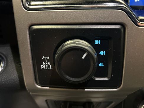 Used 2022 Ford F250 Lariat w/ Black Appearance Package image 15