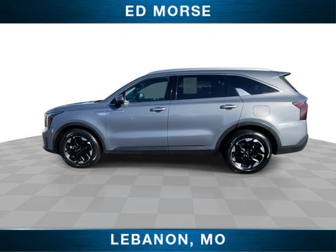 Used 2024 Kia Sorento S image 5
