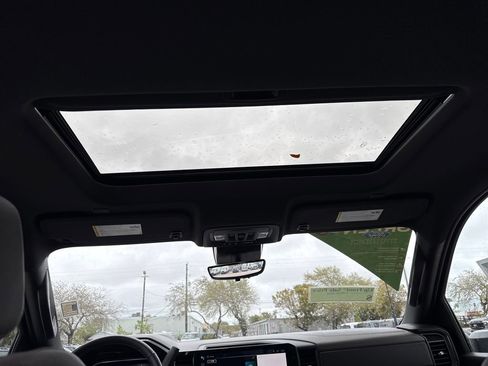 Used 2024 Chevrolet Silverado 2500 ZR2 w/ Technology Package image 8