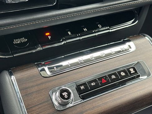Used 2025 Lincoln Aviator Reserve w/ Luxury Package AWD/4WD image 18