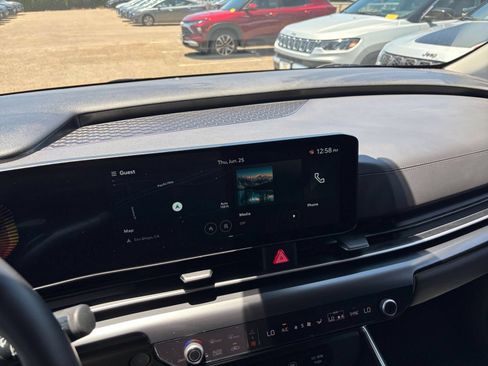 Used 2026 Kia Carnival FWD image 21