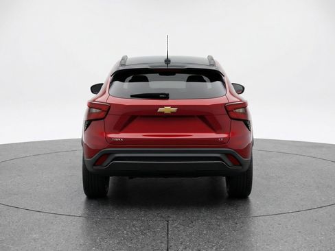 Used 2025 Chevrolet Trax LT image 7
