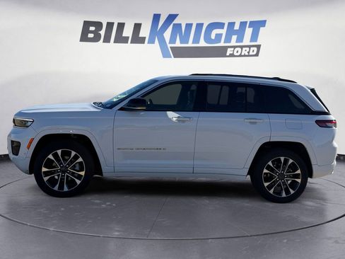 Used 2023 Jeep Grand Cherokee Overland w/ Luxury Tech Group IV image 2