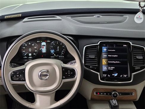 Used 2022 Volvo XC90 T6 Momentum w/ Advanced Package image 12