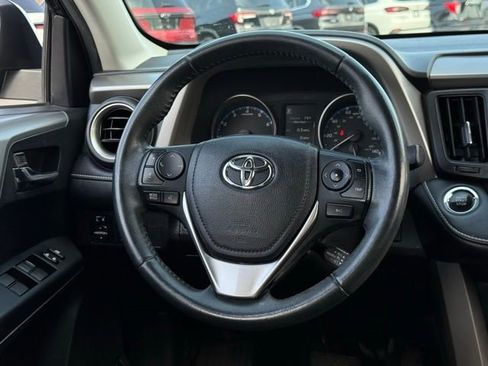 Used 2017 Toyota RAV4 XLE AWD/4WD image 8