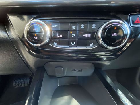 Used 2025 Chevrolet Trax ACTIV w/ Driver Confidence Package FWD image 31