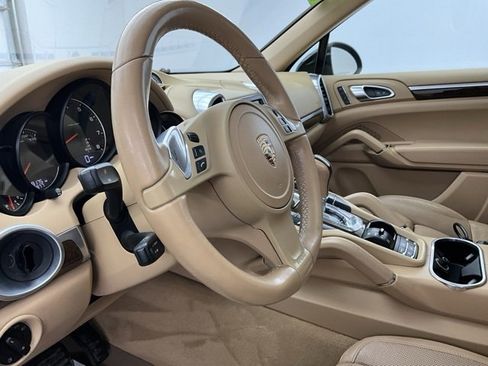 Used 2013 Porsche Cayenne image 17