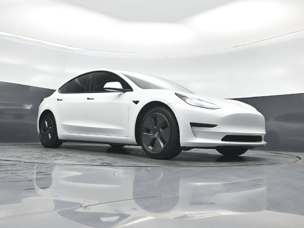 Used 2022 Tesla Model 3 RWD image 2