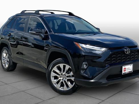 Used 2023 Toyota RAV4 XLE Premium FWD image 3