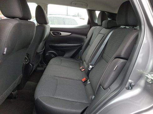 Used 2020 Nissan Rogue Sport S image 10