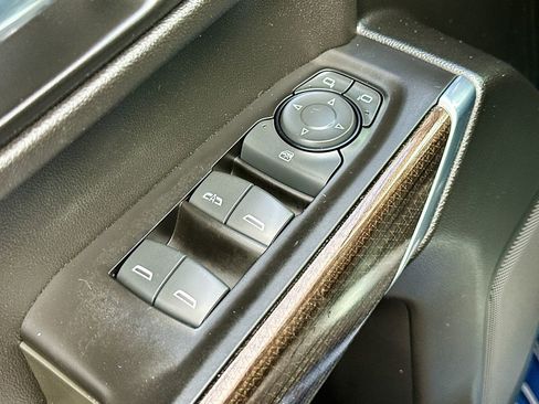 Used 2021 Chevrolet Silverado 1500 LT image 18