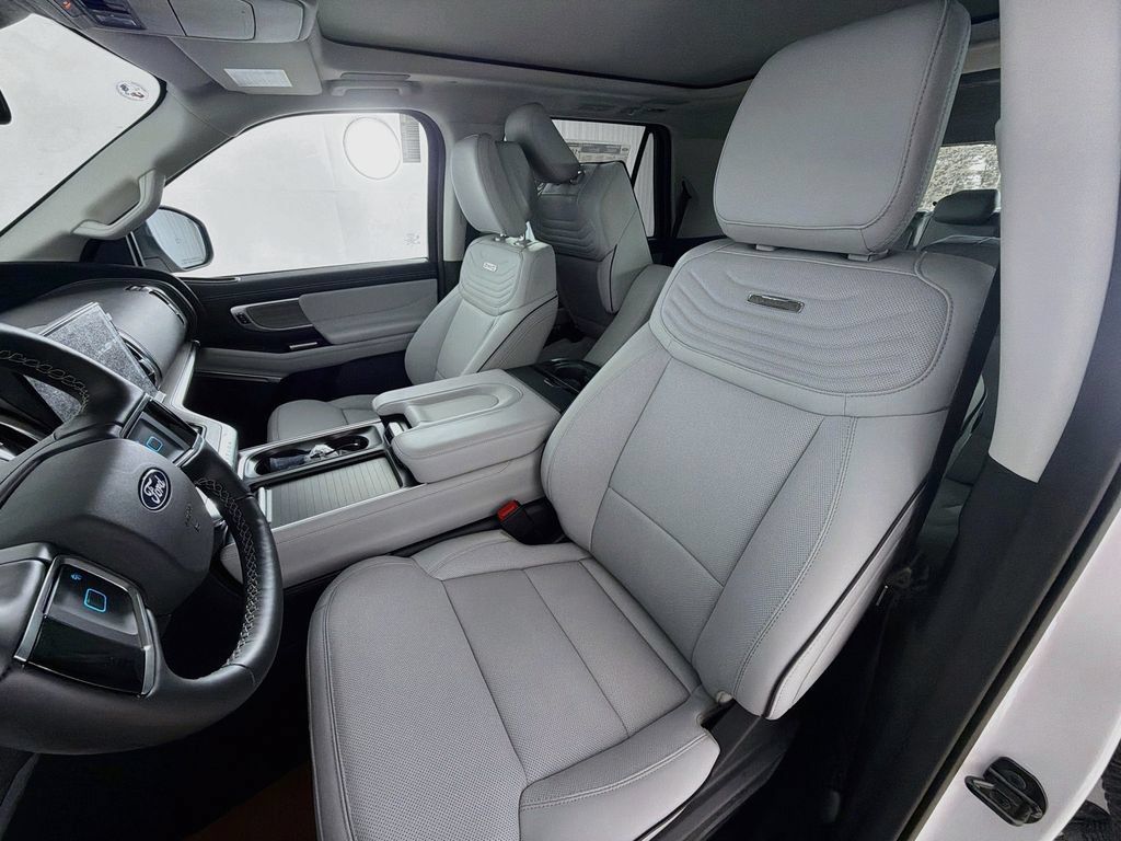 New 2027 Ford Expedition Platinum w/ Platinum Ultimate Package AWD/4WD image 18