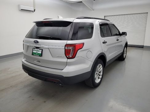 Used 2017 Ford Explorer FWD image 9