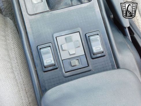 Used 1991 Pontiac Firebird Convertible image 17