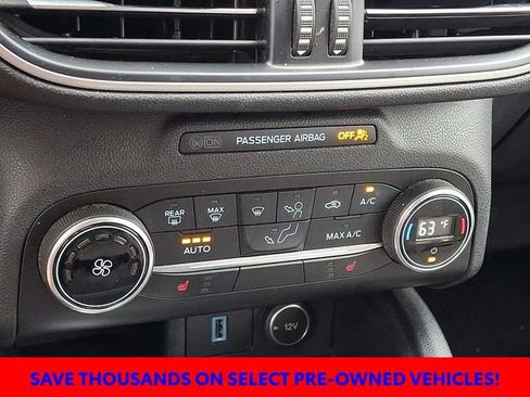 Used 2020 Ford Escape SE FWD image 18
