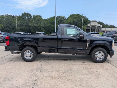 Used 2025 Ford F250 XL w/ 360-Degree Camera Package RWD image 7