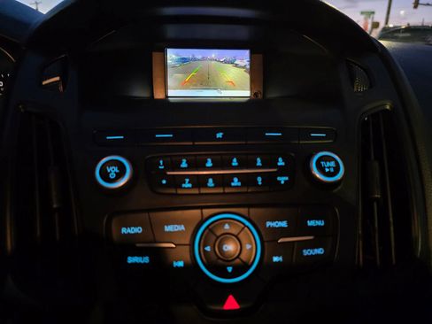 Used 2018 Ford Focus SE image 3