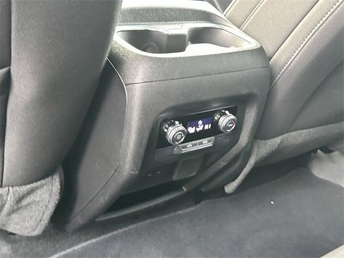 Used 2025 GMC Acadia Elevation image 13