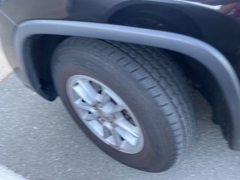 Used 2019 Jeep Grand Cherokee Laredo image 14